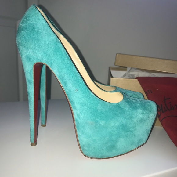 🛑💯% Authentic Louboutin Daffodile Pumps in Suede - Picture 3 of 7